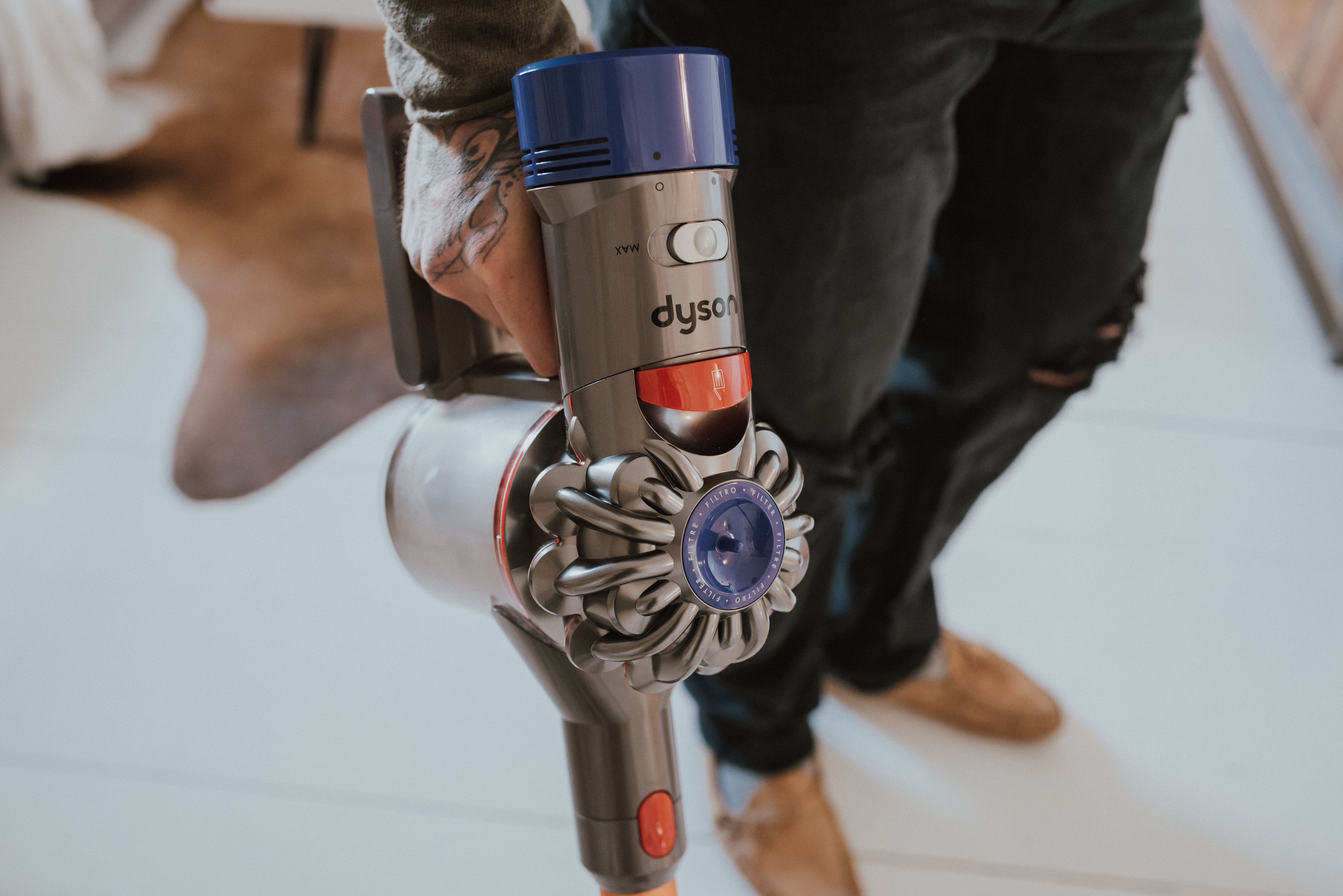 Dyson V8 Review 