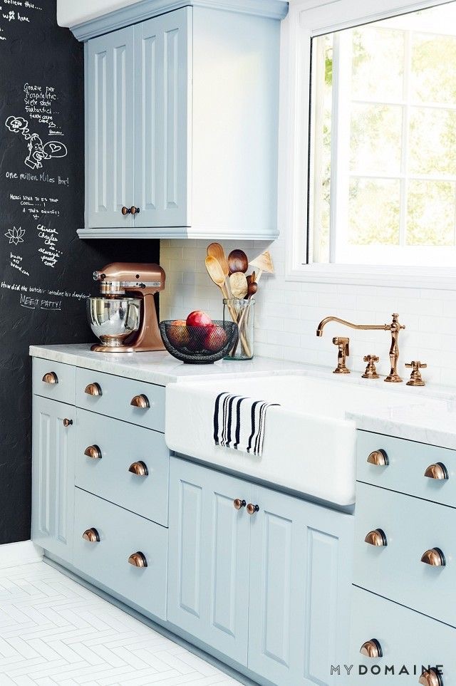 The Wild Decoelis | Kitchen Inspo | farmhouse sink in blue kitchen