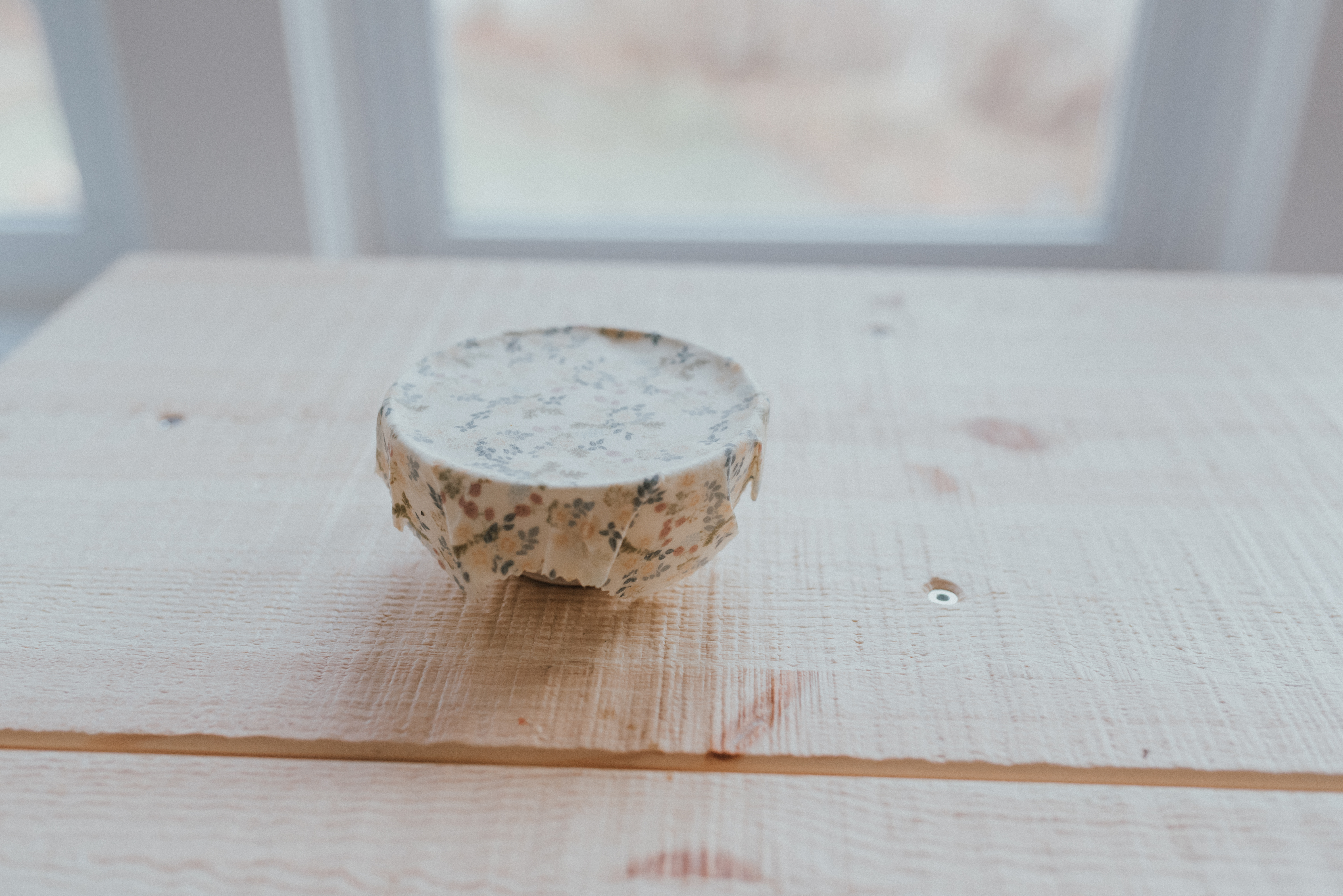 The Wild Decoelis | How To Make Beeswax Wraps| DIY in action.