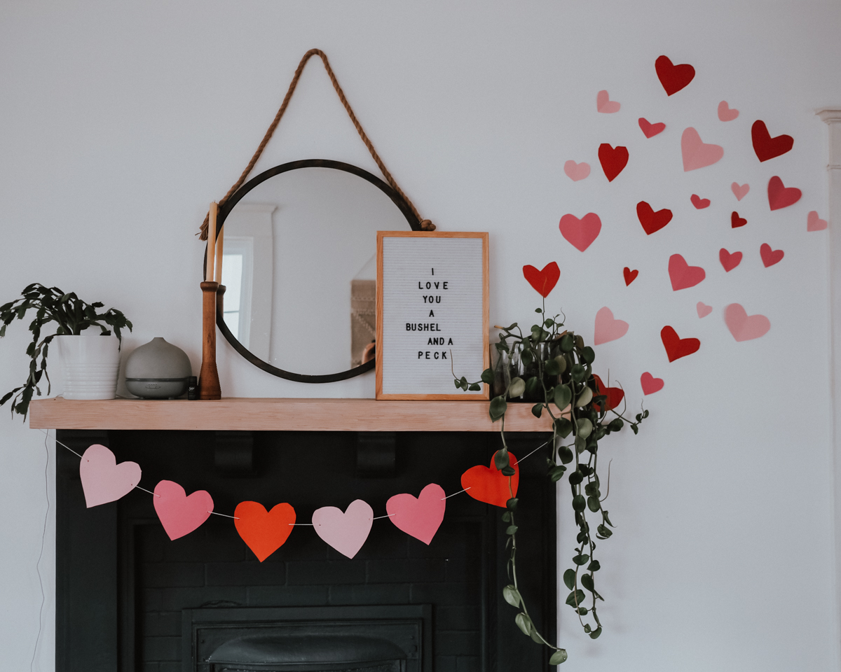 Round Up of Easy Paper Valentines Decor - The Wild Decoelis