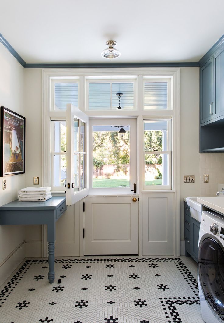 Our Traditional Farmhouse Laundry and Mud Room - The Wild Decoelis