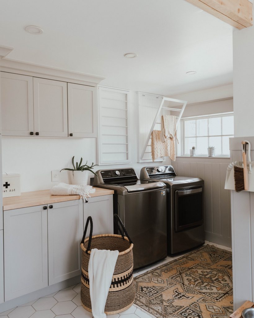 Our Traditional Farmhouse Laundry and Mud Room - The Wild Decoelis