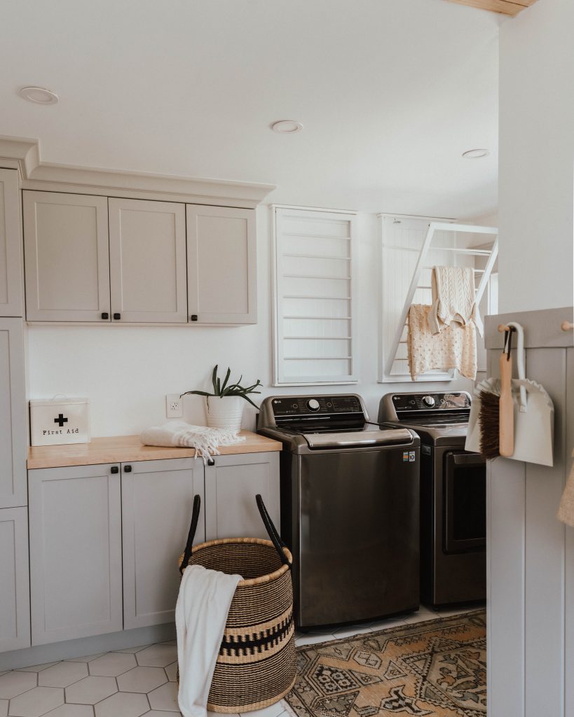 Our Traditional Farmhouse Laundry and Mud Room - The Wild Decoelis